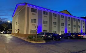 La Quinta Inn & Suites Louisville Airport & Expo